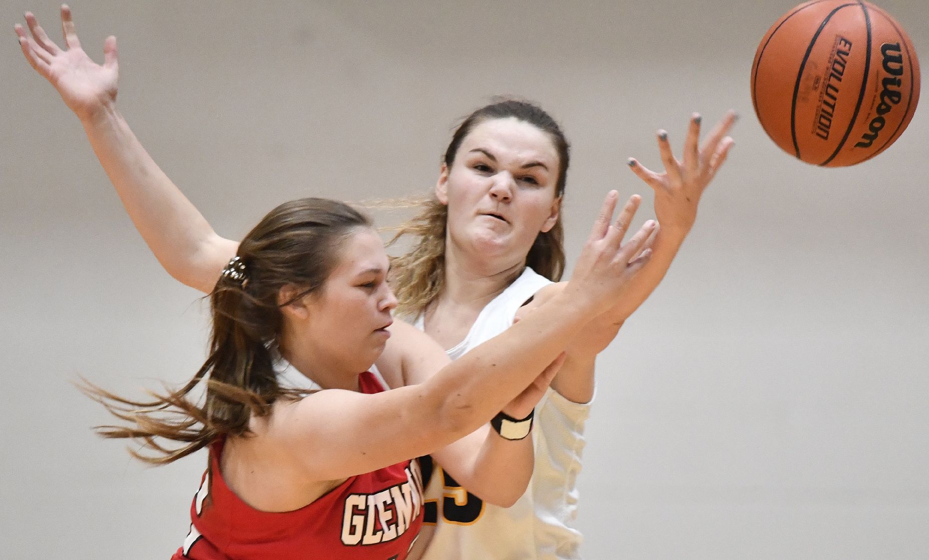 O’Fallon vs Chatham Glenwood in Southern Illinois Shootout basketball game